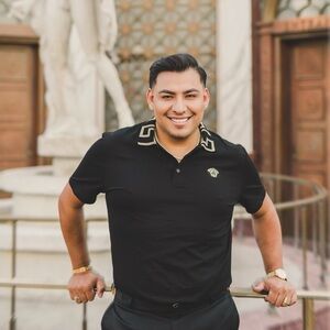 Meet your Posher, Josue